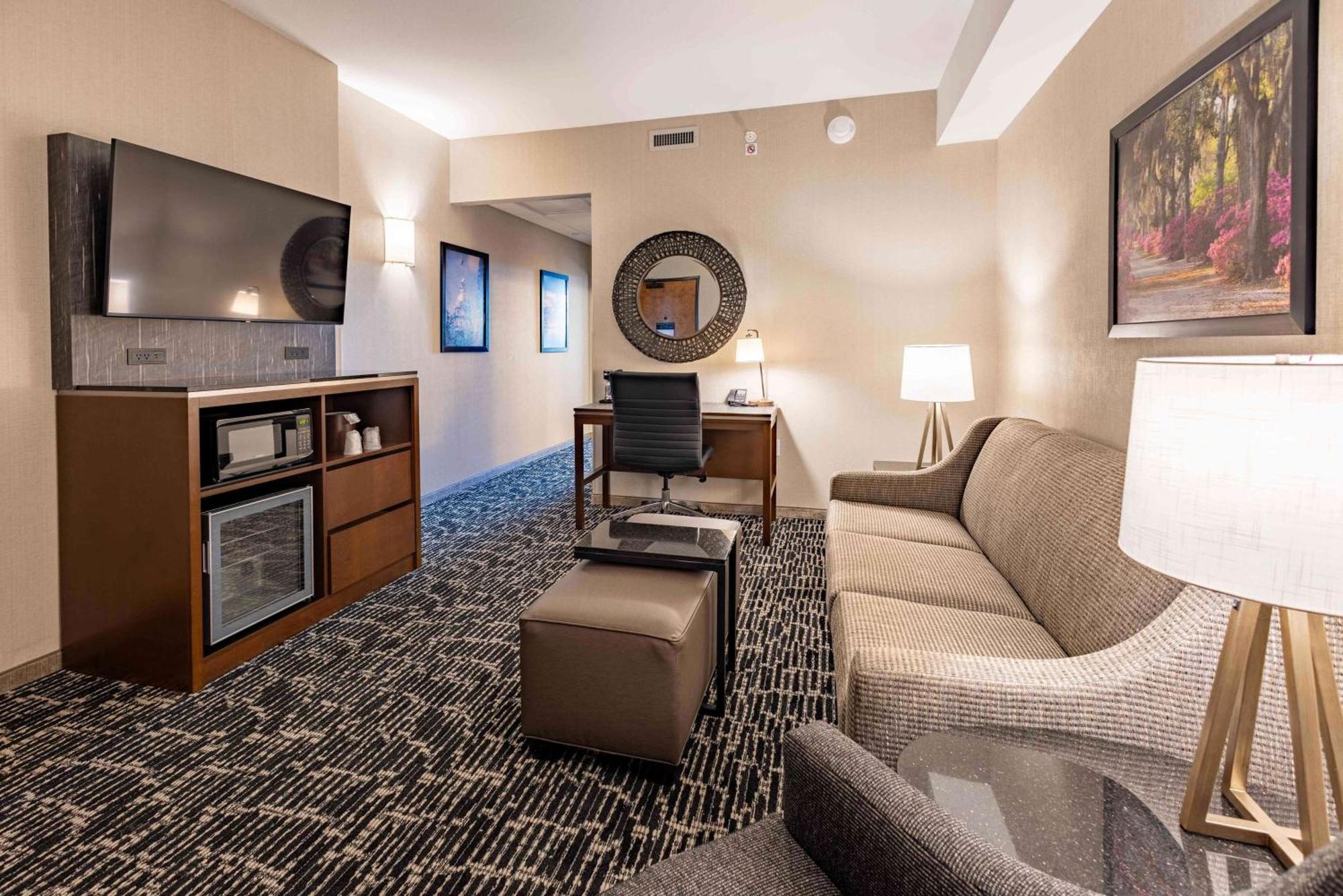 Drury Plaza Hotel Savannah 풀러 외부 사진