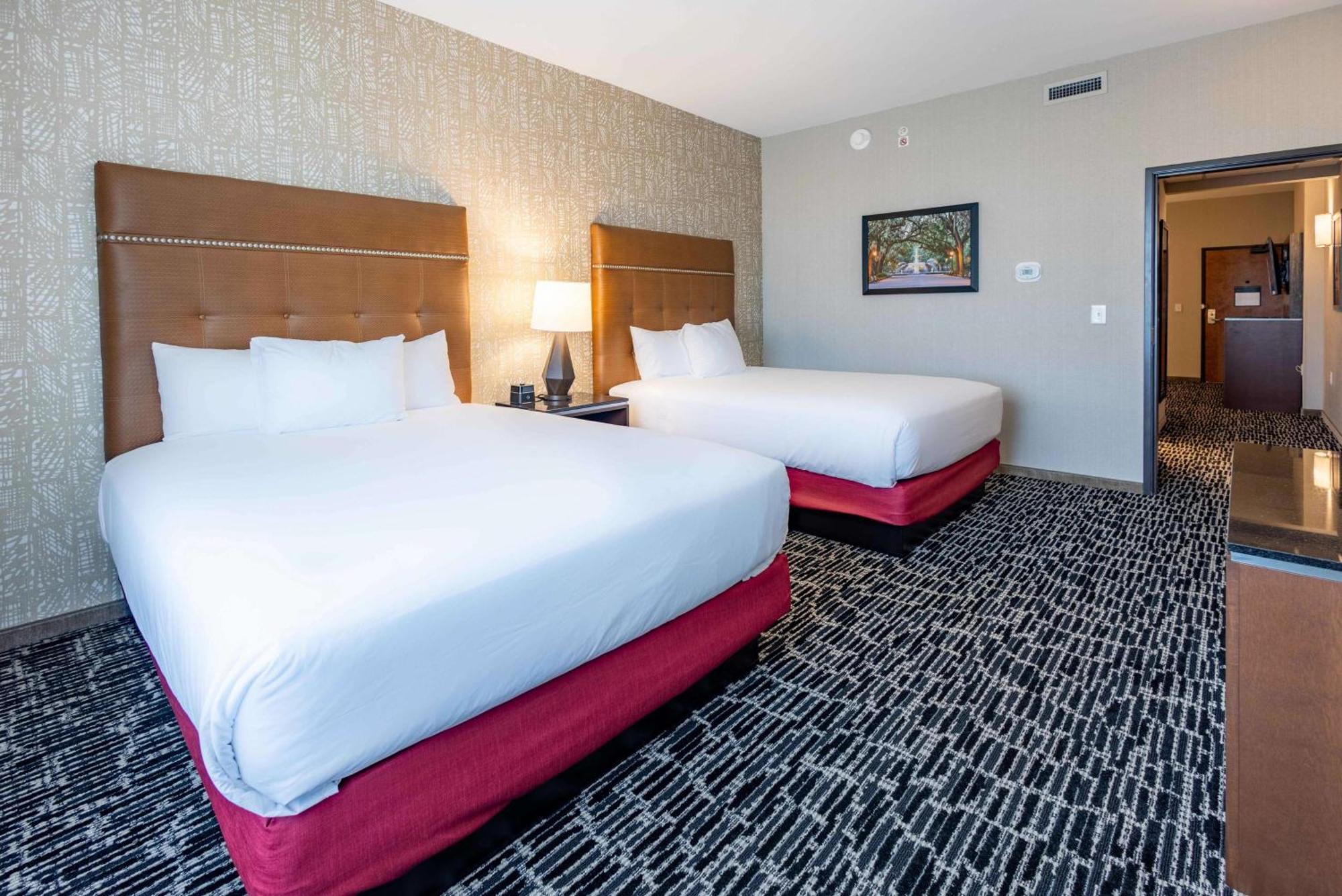Drury Plaza Hotel Savannah 풀러 외부 사진